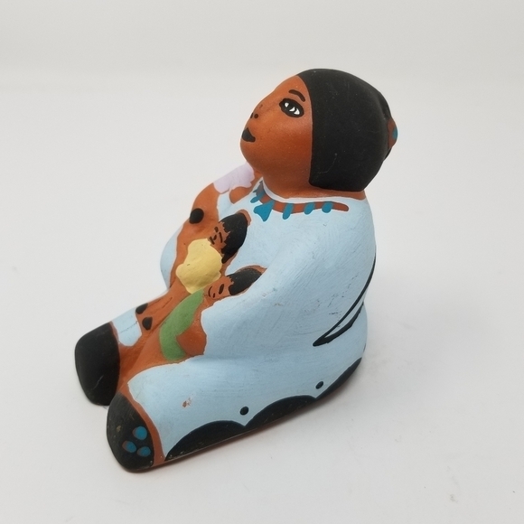 Acoma Storyteller Doll Three Children Native American Pottery Figurine Signed - Picture 3 of 16